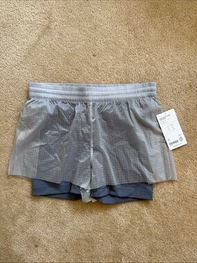 Athleta Women's M - NWT Two-in-One Athletic Shorts in Light Gray and Slate Blue